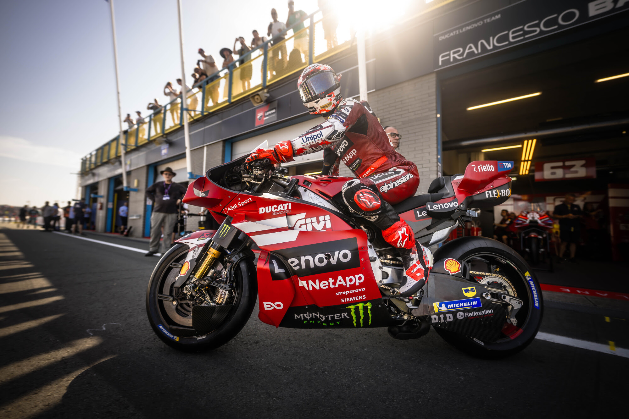 Chefe nega ter “renegado” Bagnaia e exalta: “Ele deu tanto à Ducati”