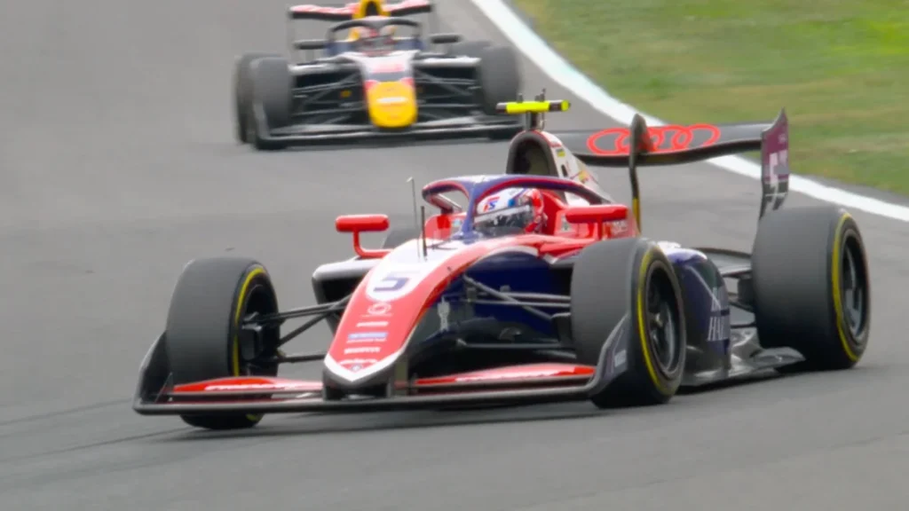 Ugochukwu vê Slater colar na liderança da F3 após etapa da Bélgica. Confira classificação