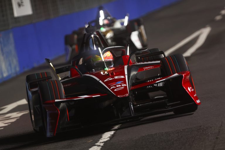 Mortara delivers on favorite status to snatch Tokyo ePrix Race 2 pole