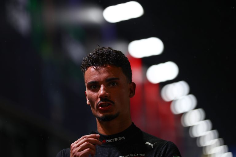 Rixa e exposição custam caro a Wehrlein em dia de vitória culposa de Ticktum em Tóquio