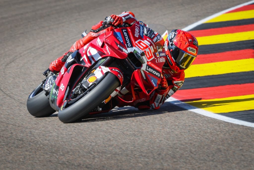 Marc Márquez sai na frente, mas sexta-feira sugere luta contra Aprilia na Alemanha