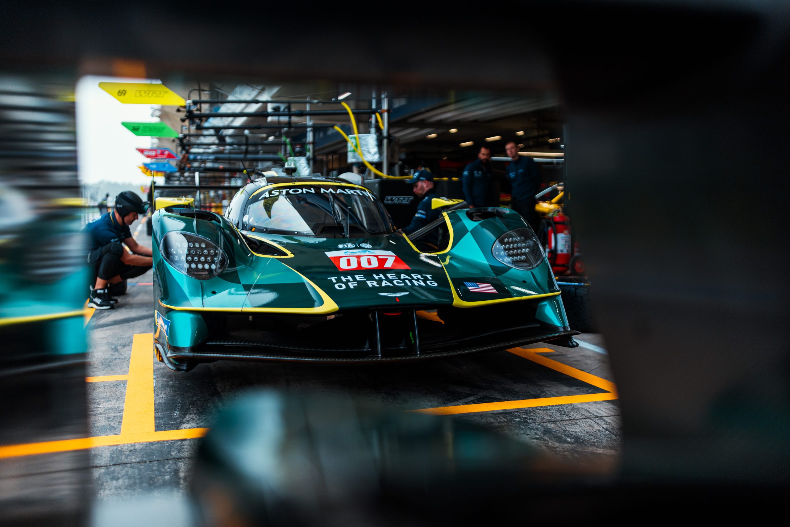 Gamble põe Aston Martin #007 na liderança do TL1 das 6H de São Paulo
