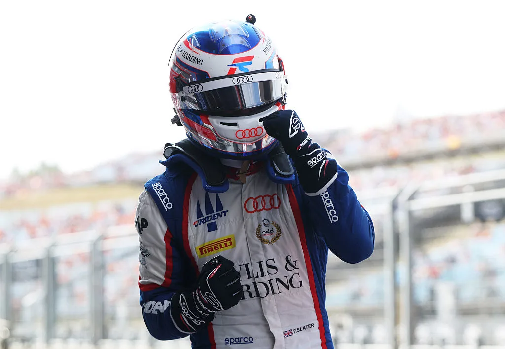 Slater segura ímpeto de Ugochukwu e vence corrida 2 da F3 na Hungria