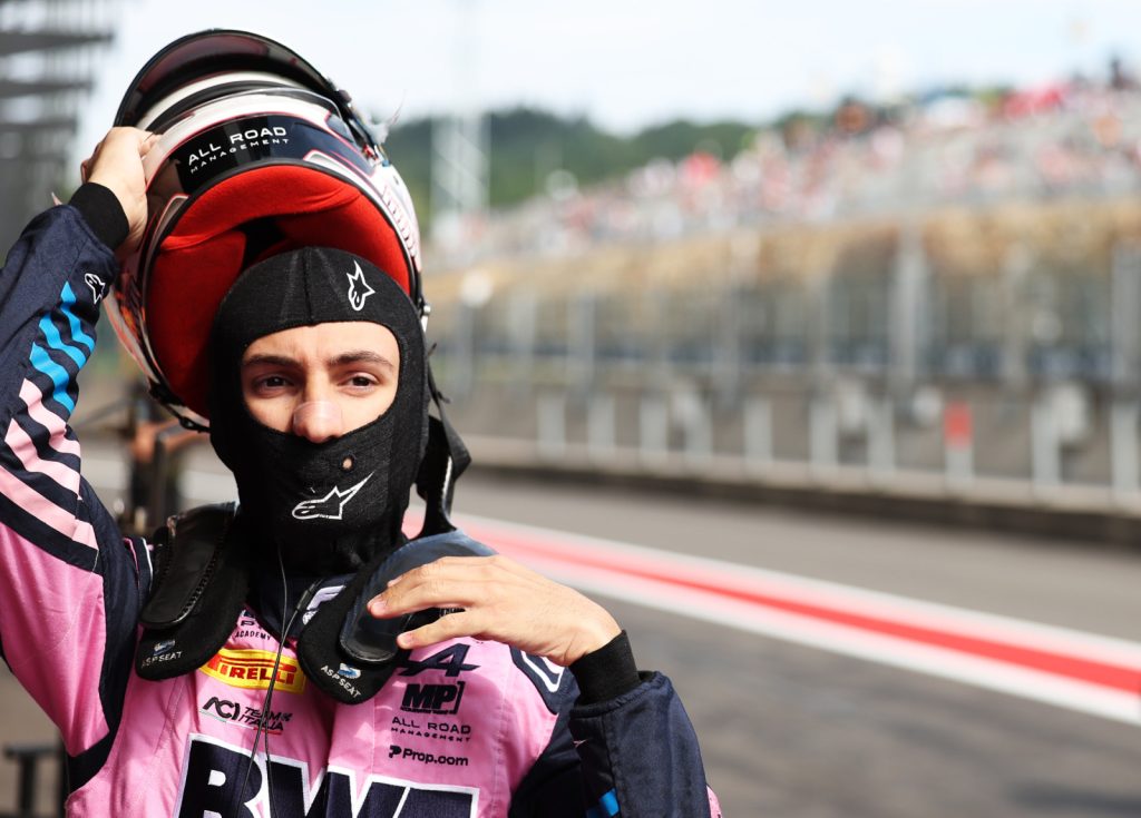 Falando em Minì, o italiano teve um fim de semana de altos e baixos. Além de abandonar a sprint, teve uma corrida difícil no domingo, embora tenha salvado um razoável quinto lugar.