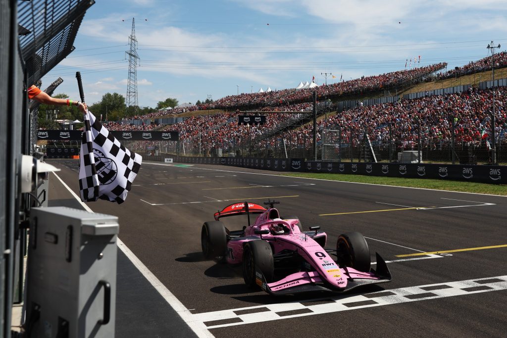 Vice-líder do campeonato, Gabriele Minì também teve altos e baixos. Embora tenha vencido a sprint, foi apenas nono na corrida 2 e agora tem apenas dois pontos de vantagem em relação a Câmara.