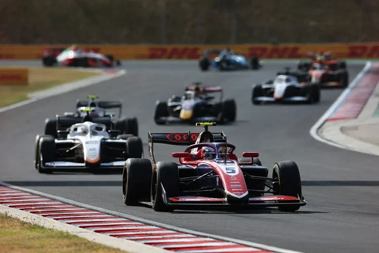 Slater gana en Hungría y es el nuevo líder de F3 2026; Colnaghi, 4°
