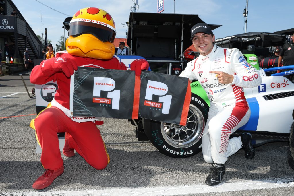 O desempenho foi ainda melhor na classificação. Além de cravar a pole-position para as duas corridas, Enzo registrou 1min09s369 e quebrou o recorde do circuito de Mid-Ohio, que pertencia a Dennis Hauger (Foto: Indycar)