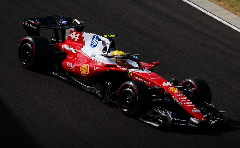 Hamilton recibe sanción de la FIA por bloquear a Piastri y pierde el segundo puesto para el GP de Hungría