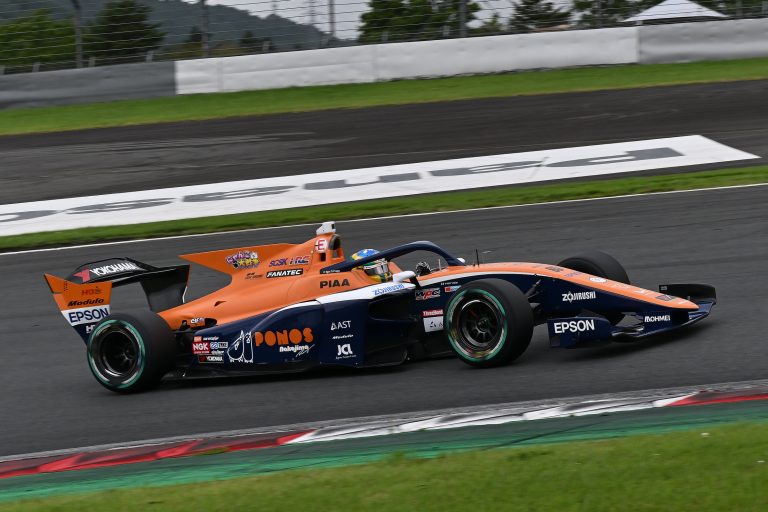 Fraga remonta desde el 9° lugar y vence en carrera sprint de Súper Fórmula en Fuji; Fenestraz termina 5°