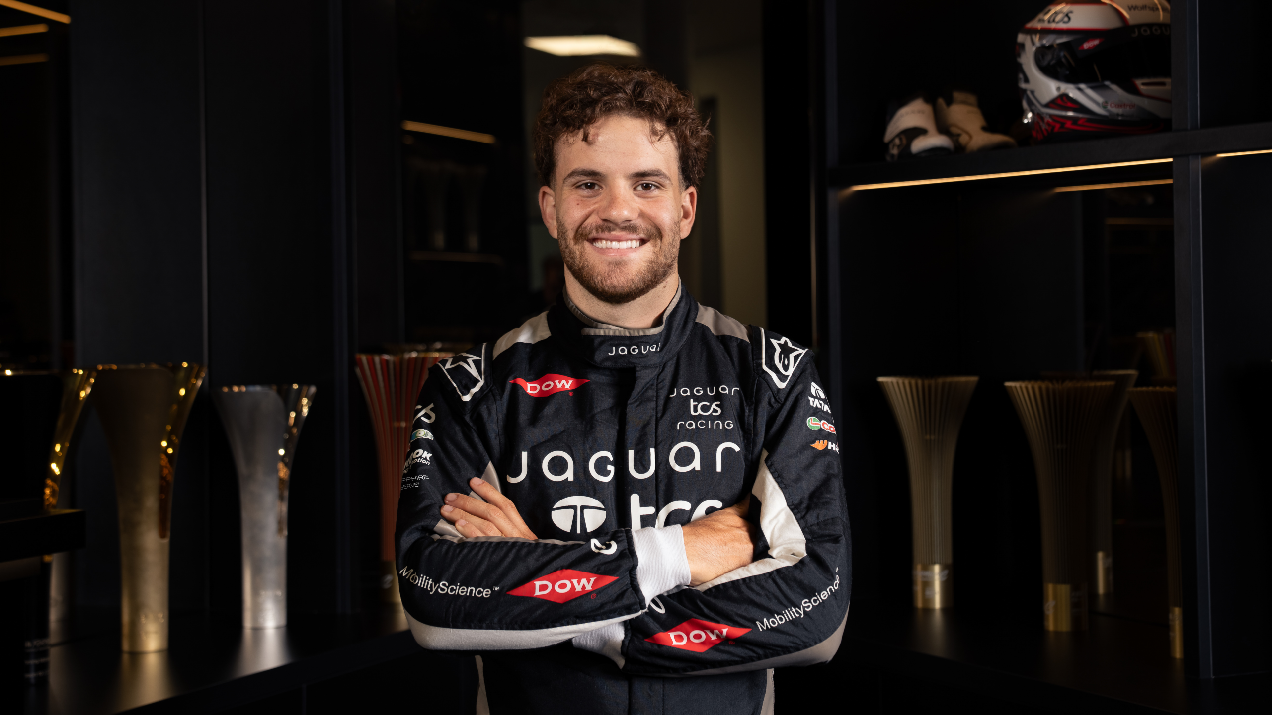 Fernando Barrichello comanda carro Gen4 da Jaguar em 1ª aparição em Goodwood