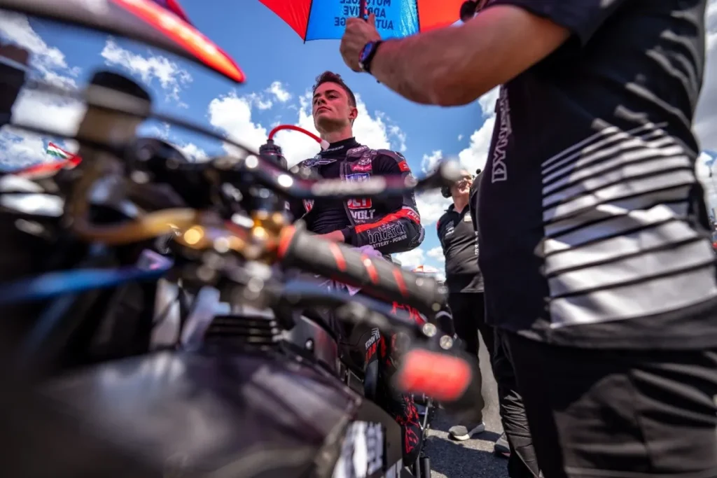 El representante de González habla sobre su ascenso a MotoGP: “Su lugar en Tech3 está en duda”