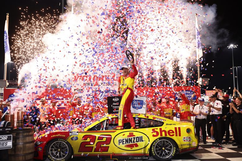 Logano vence 1ª de 2026 em North Wilkesboro. Confira briga pelo Chase da Nascar