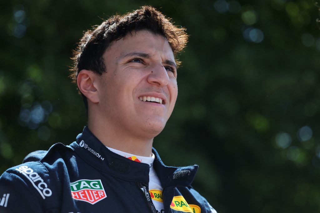 Red Bull encaminha permanência de Hadjar na F1 2027: “Decisão lógica”