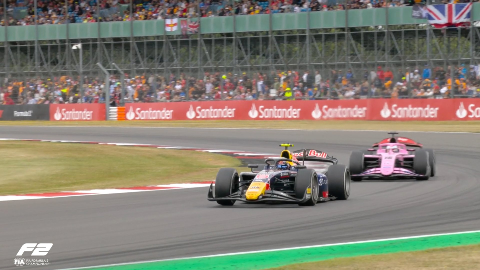 Tsolov varre fim de semana e vence corrida 2 da F2 na Inglaterra. Câmara é 5º