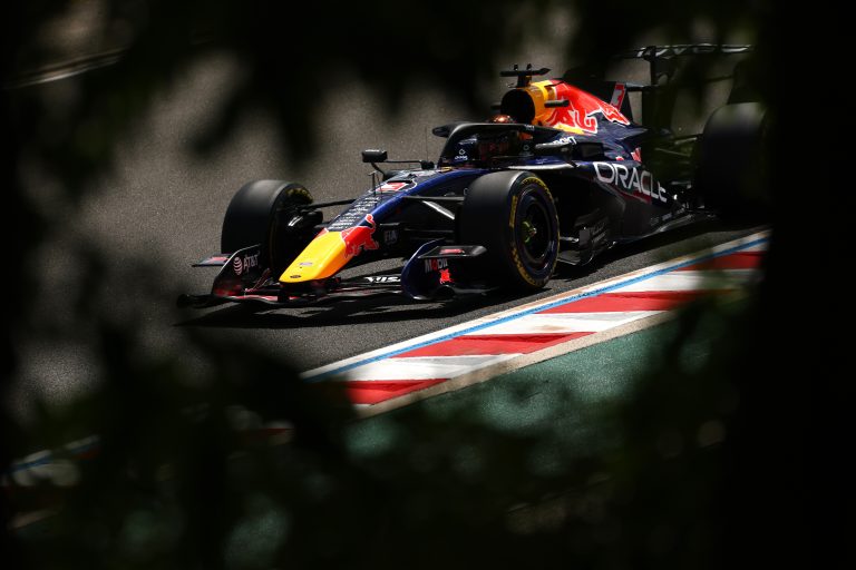 Verstappen reclama de equilíbrio da Red Bull e admite preocupação com ritmo de corrida