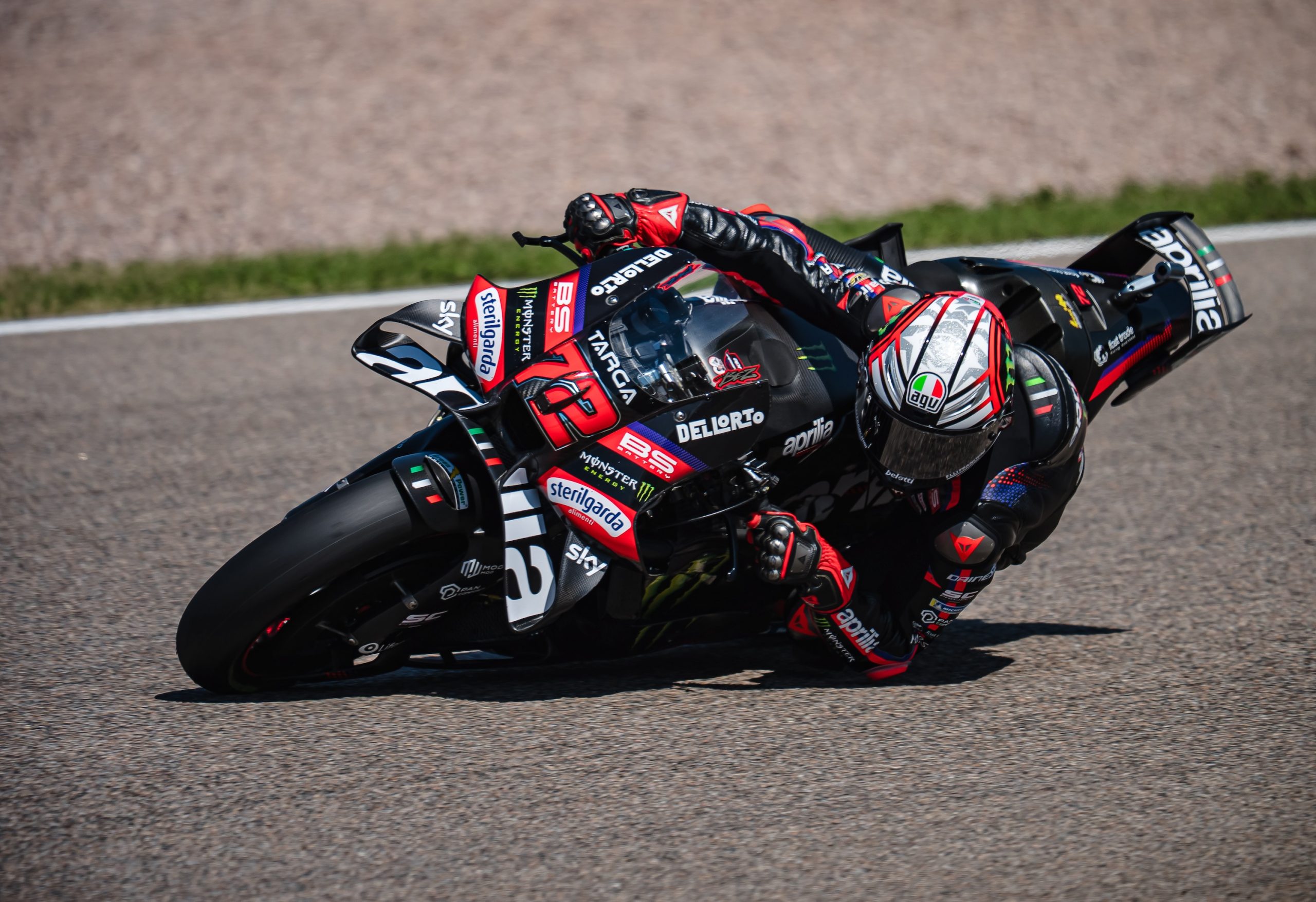 Aprilia confía en Bezzecchi en medio de su racha negativa: “Es el mismo que ganó en Mugello”