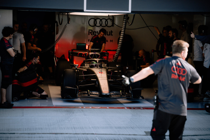 Bortoleto completa 1º dia de testes da Pirelli ao lado de Colapinto e Crawford na Hungria