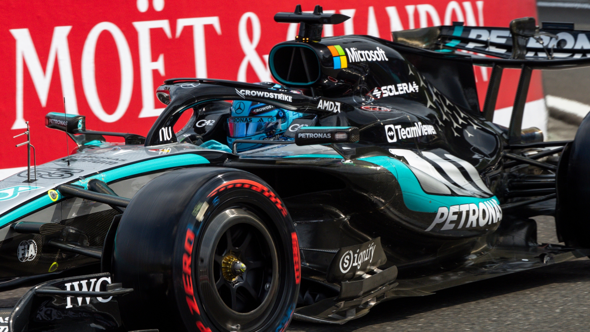 Mercedes encontra solução para motor de Russell após perda de potência na Bélgica