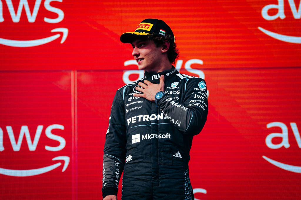 Mercedes analiza Monza o Bakú para realizar cambio de motor de Antonelli