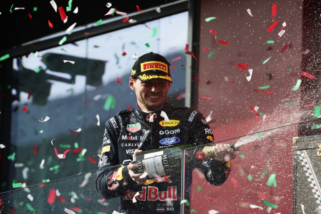 Verstappen encerra novela e estende contrato com Red Bull na Fórmula 1