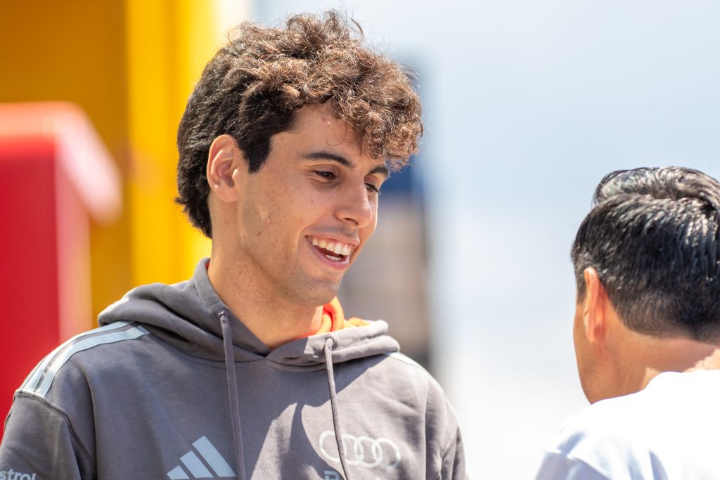 “O pelotão está muito equilibrado, como sempre, mas, se conseguirmos acertar tudo, acredito que podemos ter um bom dia amanhã”, finalizou Bortoleto