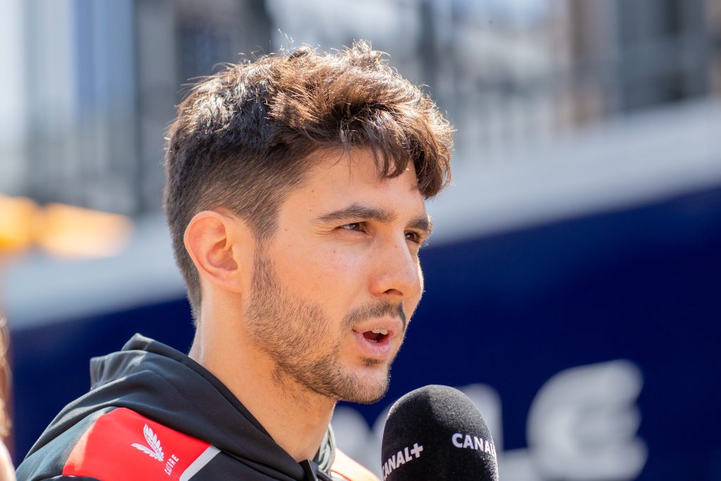 Ocon expõe frustração com saída da Haas ao final da F1 2026: 'Não deveria ser assim'