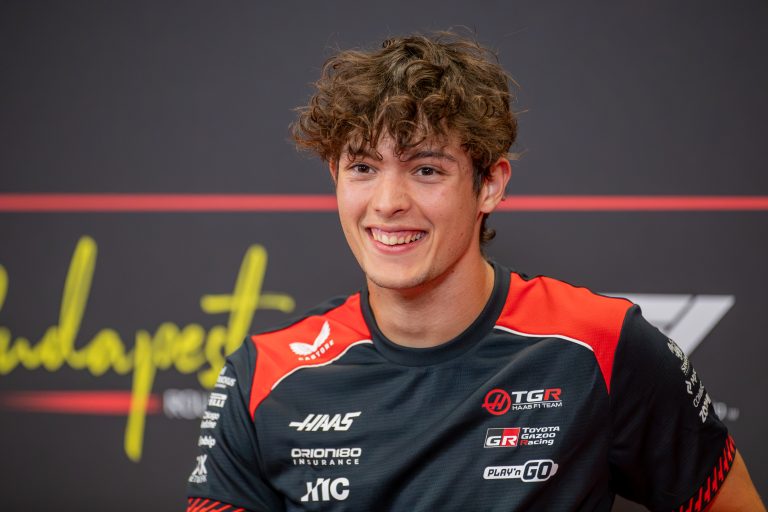 Bearman diz que “não tem pressa” para pilotar carro de ponta na F1: “Questão de tempo”