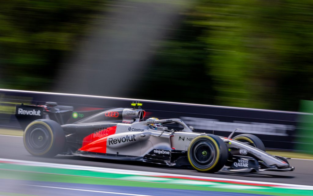 “Ainda estou tentando entender o que aconteceu. Mas o que dá para dizer é que não tive a melhor pilotagem possível hoje na classificação. Cometi alguns erros, espalhei na curva 4, não sei se o carro foi danificado por passar de forma agressiva na zebra”, disse Bortoleto