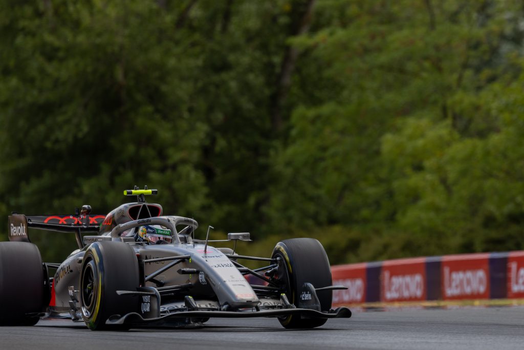 “Mas de qualquer forma, não foi uma boa classificação e eu não otimizei o potencial do carro. Durante todo o fim de semana estivemos na briga para ficar entre os dez, mas as coisas não deram certo para mim”, finalizou Bortoleto