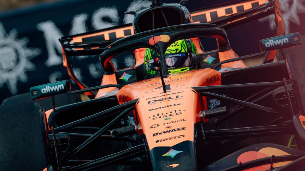 A programação deste sábado (22) começa com a corrida sprint, que tem largada marcada para 7h (horário de Brasília, GMT-3)