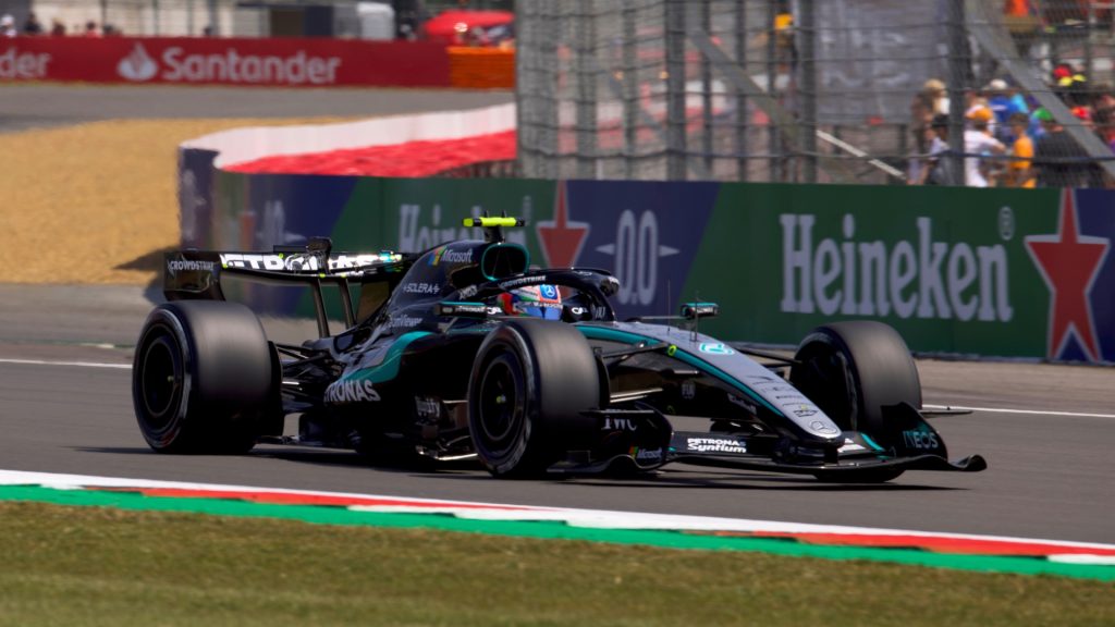 Antonelli festeja pole “gratificante” em Silverstone: “Melhoramos ao longo do dia”
