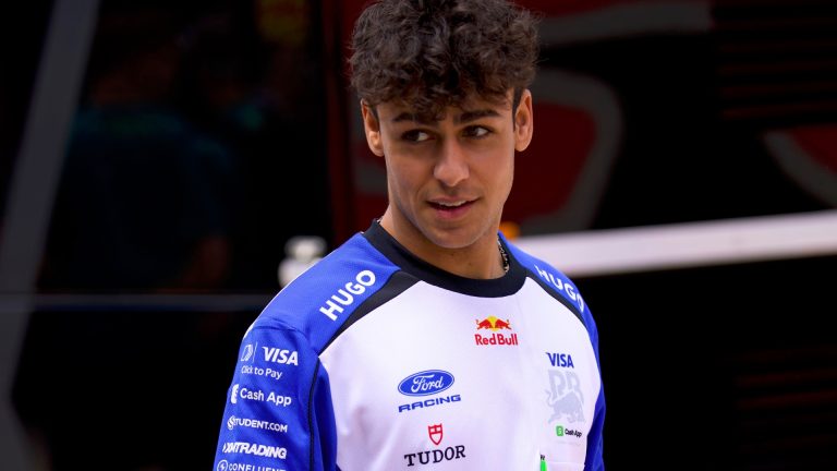 F1 2026, INGLATERRA, ANNA RADCHUK, SEXTA, TREINO LIVRE, RACING BULLS, ARVID LINDBLAD, RETRATO, ROSTO