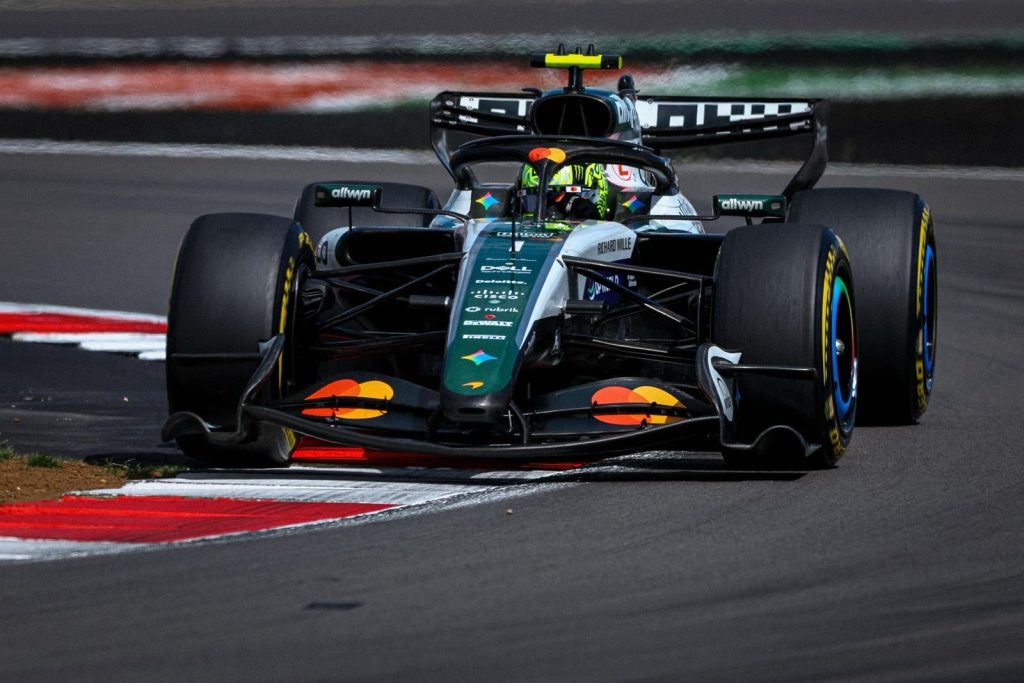 Os pilotos britânicos também passaram ilesos pelo GP da Inglaterra.
