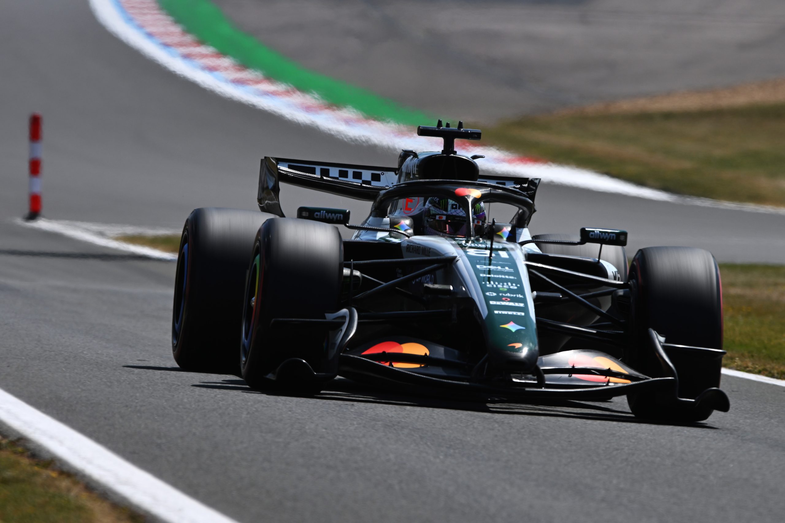 McLaren mostra confiança em recuperação na Inglaterra: “Sabemos onde melhorar”