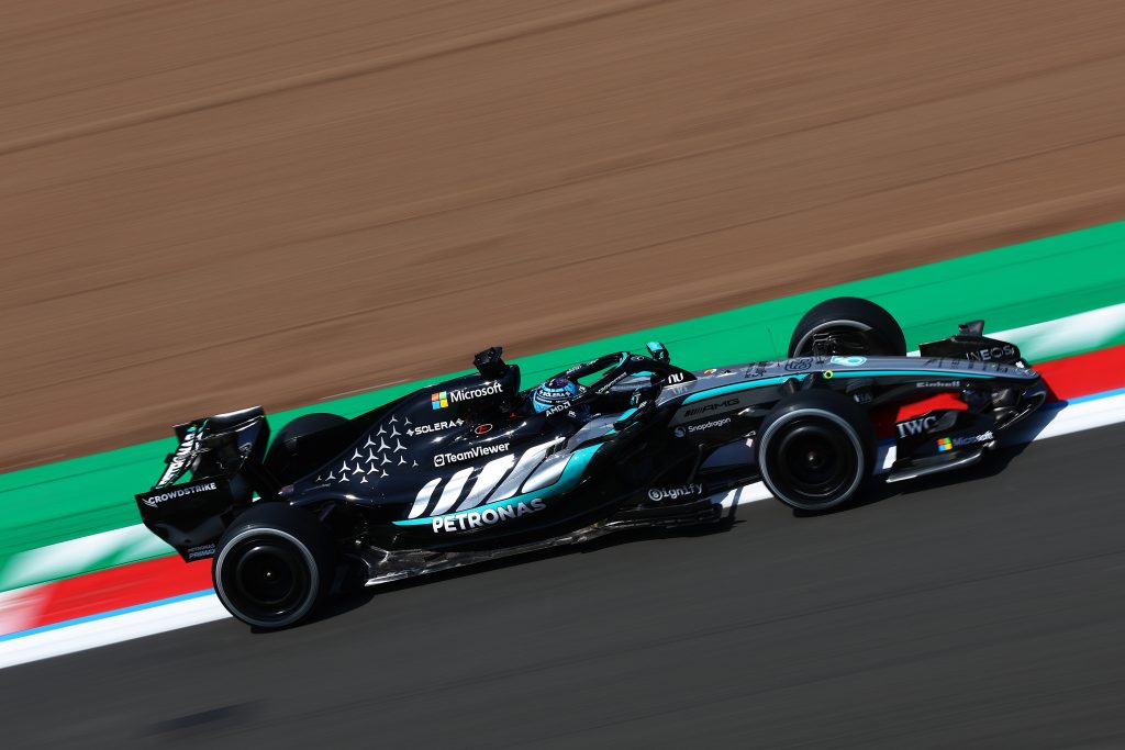 Mercedes diz que “perdeu muito tempo” nas retas durante classificação sprint