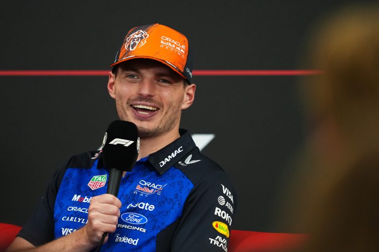 Verstappen exalta chefe e elogia trabalho na Red Bull: “Luta para melhorar a equipe”