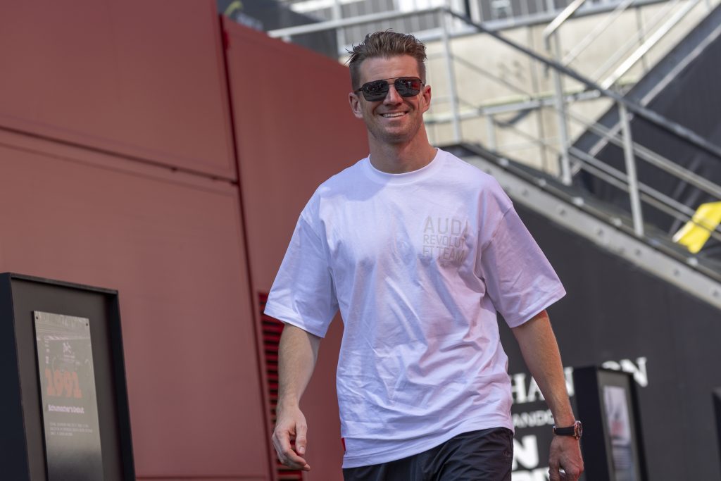 Hülkenberg ironiza rumores de ida de Sainz para Audi: “Vaga de reserva está disponível”