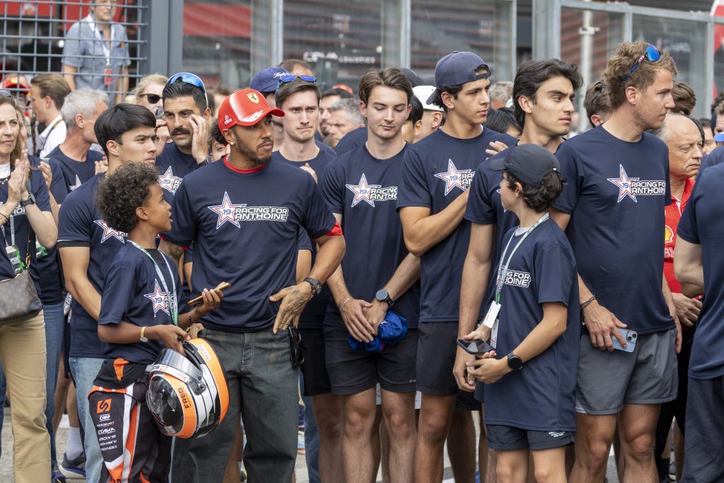 Pilotos de F1, F2 e F3 prestam homenagens a Hubert e Van ‘t Hoff em Spa-Francorchamps