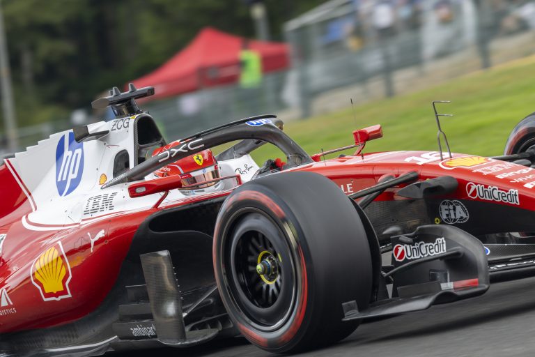 Ferrari destaca confiabilidade e diz que evolução da SF-26 “aumenta pressão” sobre Mercedes