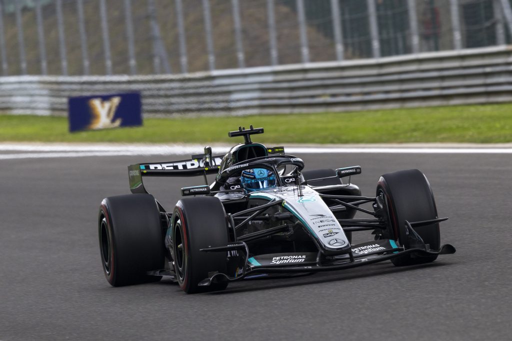 Russell se queja de un “problema grave” del W17 en rectas en Spa: “Pierdo 0s4”
