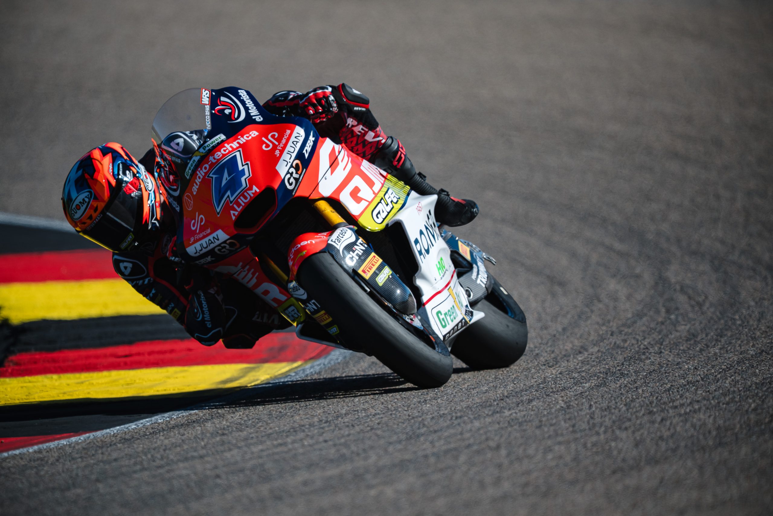 Ortolá segura pressão de Holgado e vence GP da Alemanha na Moto2. González é 6º