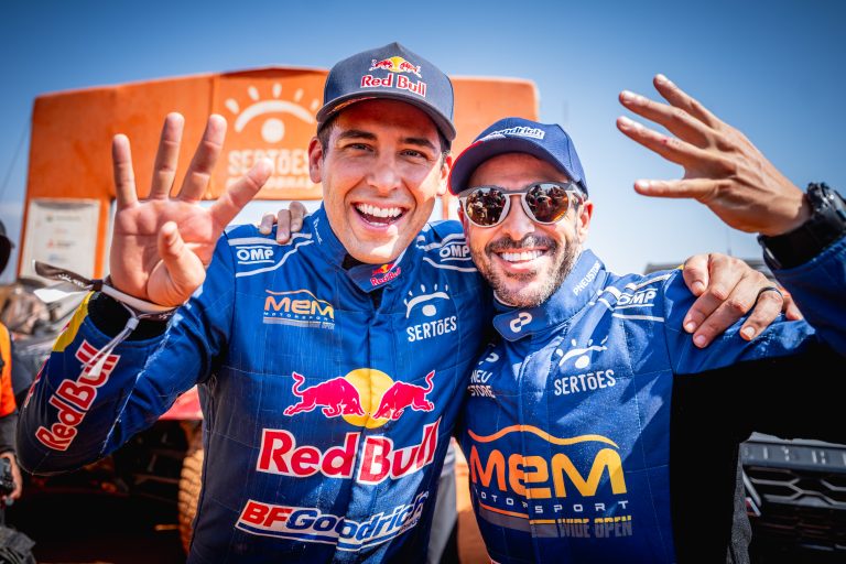 Lucas Moraes controla vantagem e vence Sertões 2026 nos carros. Crivilin leva nas motos