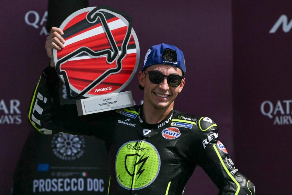 Fernández celebra la “increíble victoria” en Gran Bretaña: “La mejor carrera de mi vida”