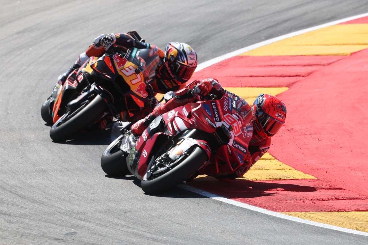 Marc Márquez janta Bezzecchi, segura Acosta e varre etapa da MotoGP em Aragão. Moreira é 9º