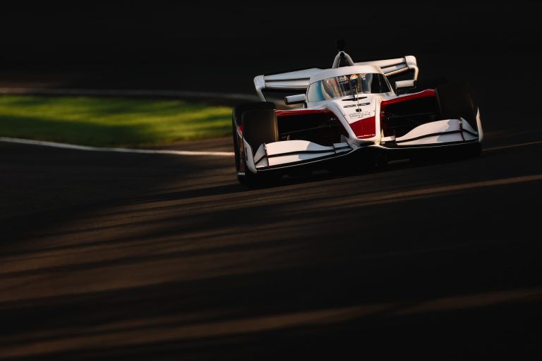 Palou finaliza teste do IR-28 com pista seca no circuito misto de Indianápolis