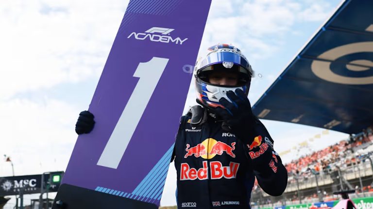 Palmowski segura Larsen e vence corrida 2 da F1 Academy nos Países Baixos. Ferreira é 15ª