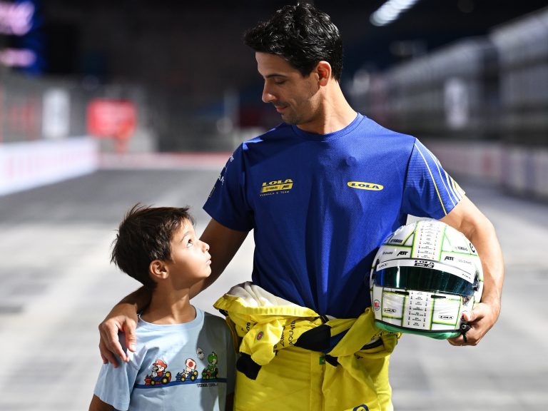 Di Grassi faz homenagem emocionada ao filho em despedida das pistas: “Sonhe grande”