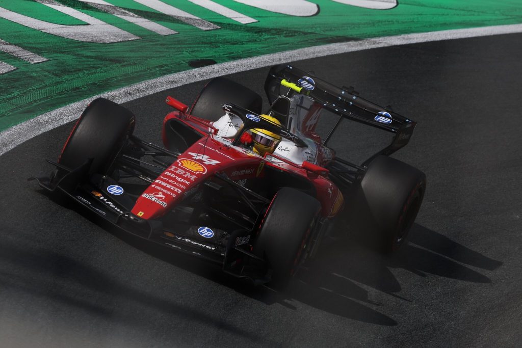 “Bela maneira de perder tempo”: Hamilton se irrita com ‘não’ de Leclerc para abrir passagem em Zandvoort