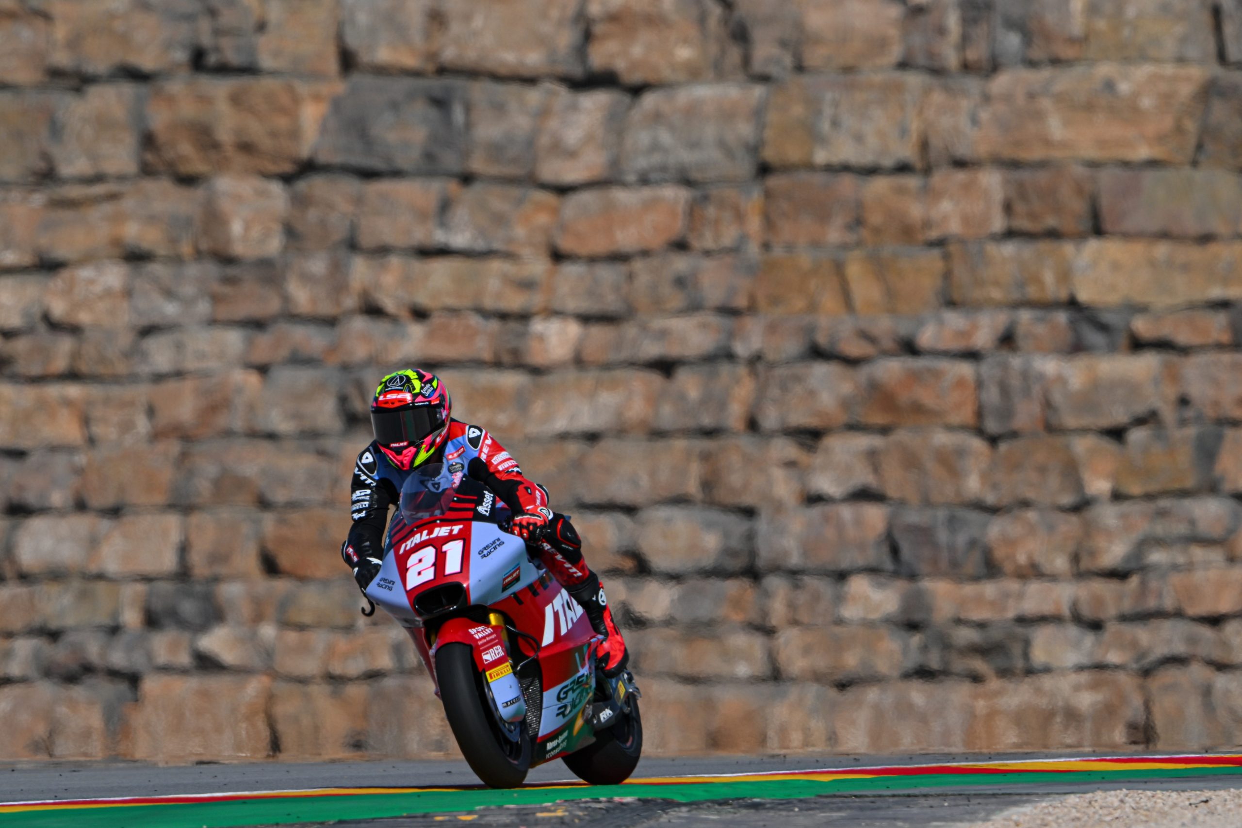 López confirma força e vence de ponta a ponta GP de Aragão da Moto2. González é 6º