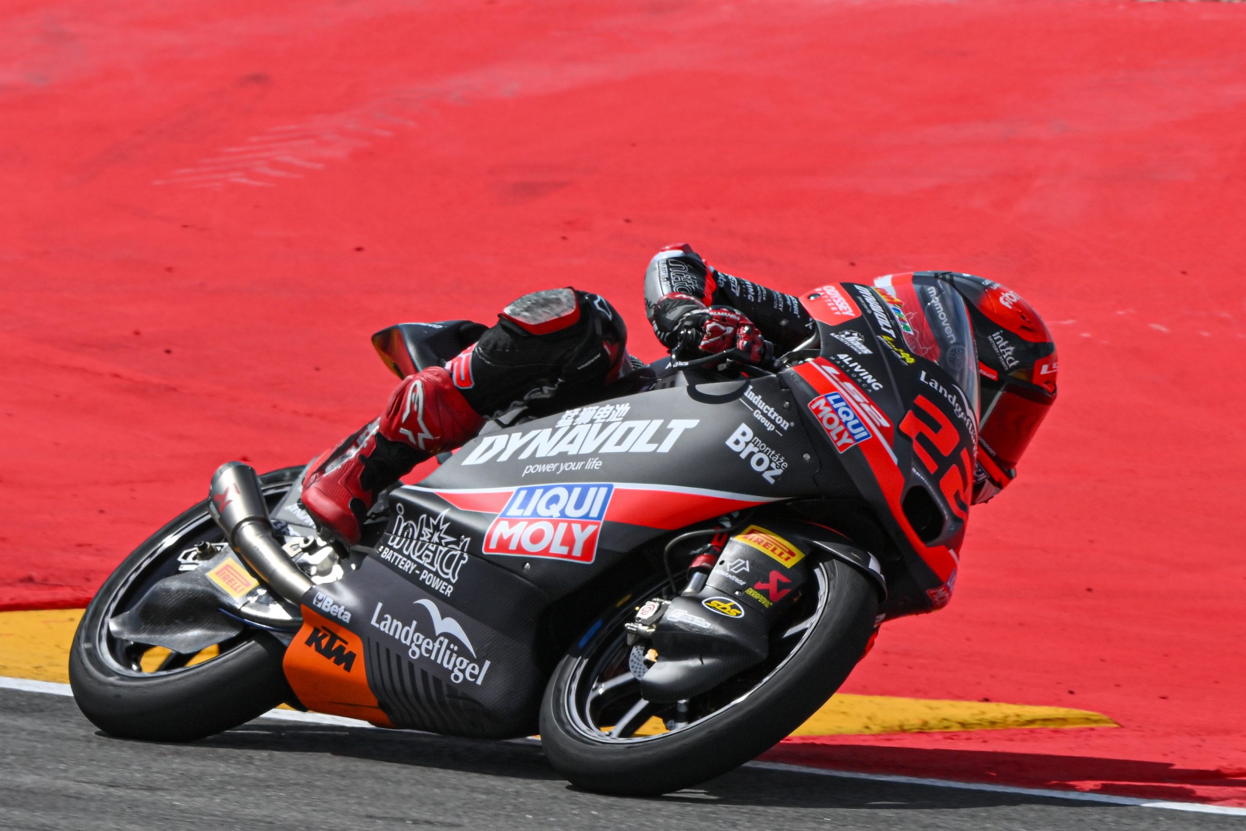 Almansa surpreende Morelli no fim e conquista pole da Moto3 em Aragão. Quiles é 3º
